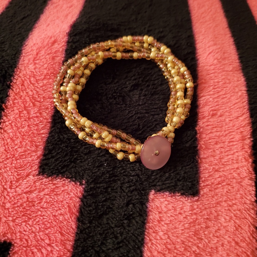 4 Strand Glass Bead Bracelet W/ Vintage Button - Picture 6 of 7